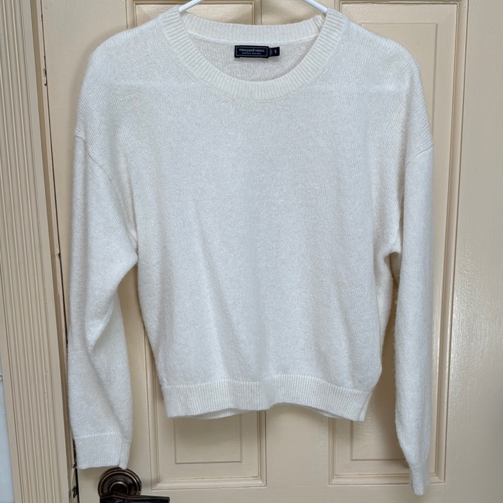 Women's Vineyard Vines White Ivory ultra plush Crewneck Sweater cropped